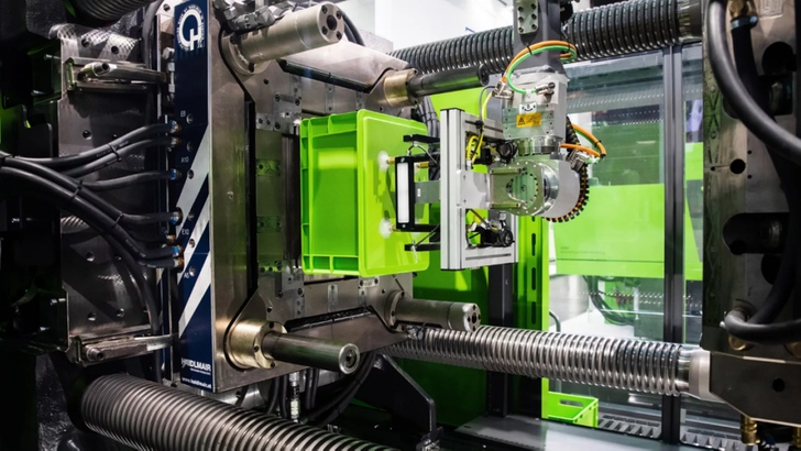  พลาสติกและปั้น 